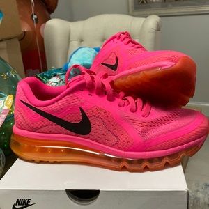 Nike women’s air max hot pink size 9.5